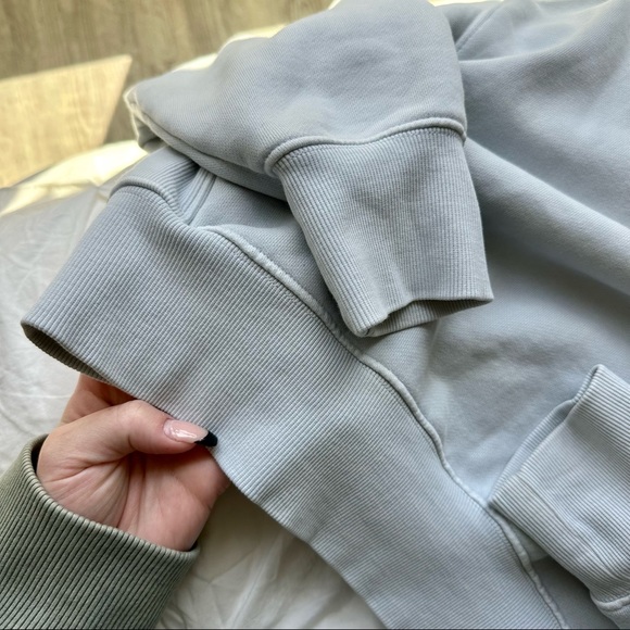 Aritzia TNA Cozy Fleece Boyfriend Boxy Cropped Sweatshirt in Mirror Blue - Picture 6 of 8